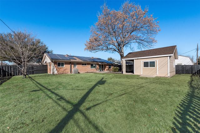 1725 Acosta Street, Grand Prairie, TX 75051