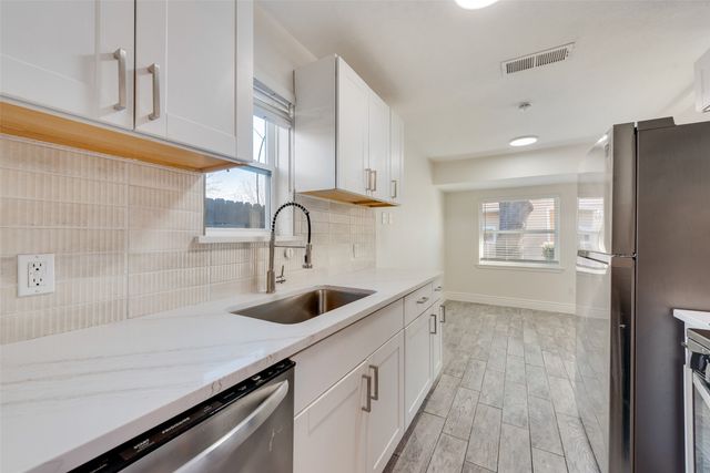 1725 Acosta Street, Grand Prairie, TX 75051