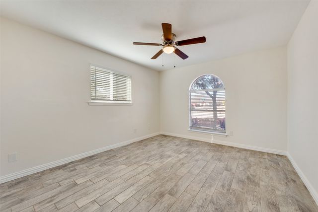 1725 Acosta Street, Grand Prairie, TX 75051