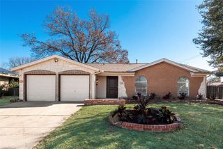 1725 Acosta Street, Grand Prairie, TX 75051