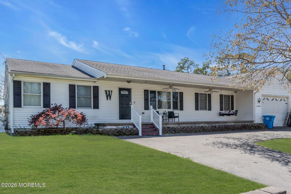 1108 Monmouth Avenue, Toms River, NJ 08757