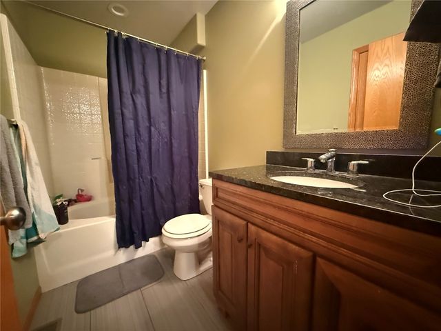 4385 E Court Street, Iowa City, IA 52245