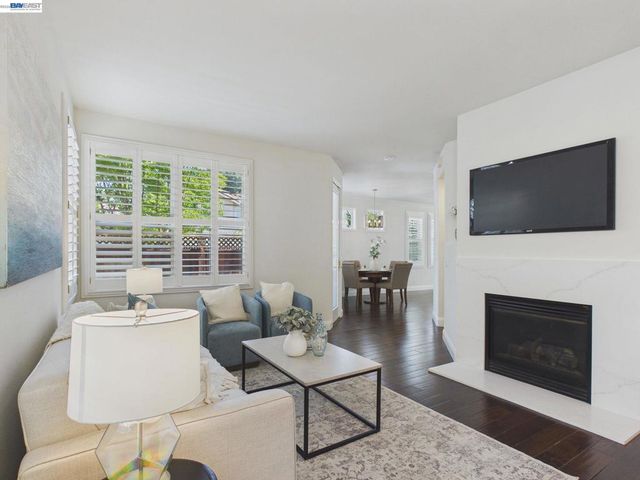 16 Poppy Hills Ln, San Ramon, CA 94583