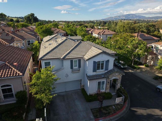 16 Poppy Hills Ln, San Ramon, CA 94583