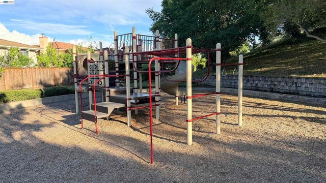 16 Poppy Hills Ln, San Ramon, CA 94583