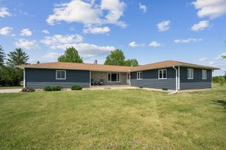 5442 W Mt Vernon Road, Cedar Falls, IA 50613