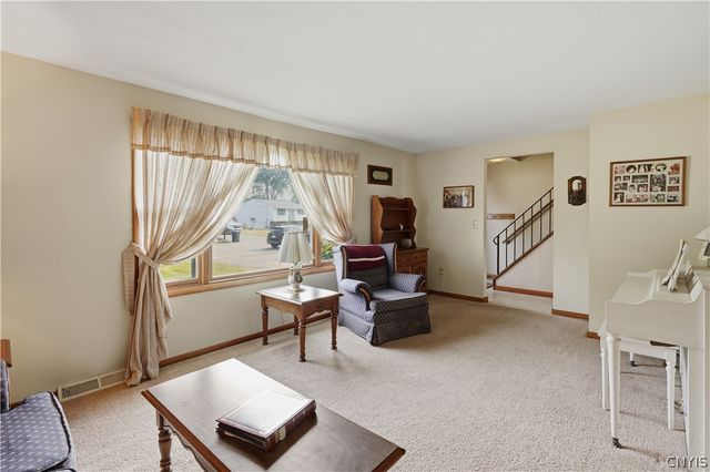 5354 Vineyard Drive, Clay, NY 13041