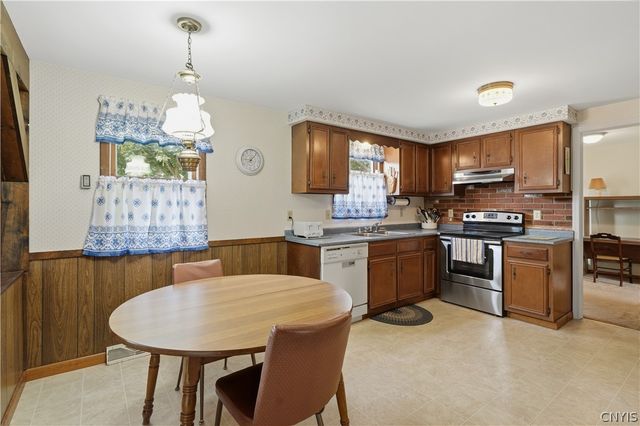 5354 Vineyard Drive, Clay, NY 13041