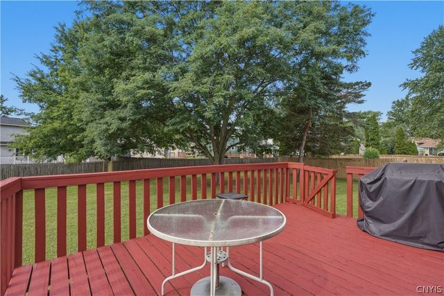5354 Vineyard Drive, Clay, NY 13041