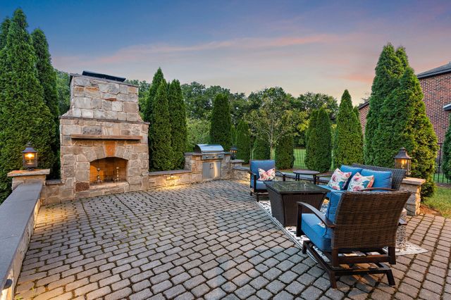 618 Ridgecrest Ln, Lebanon, TN 37087