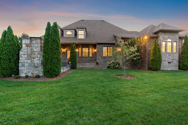 618 Ridgecrest Ln, Lebanon, TN 37087