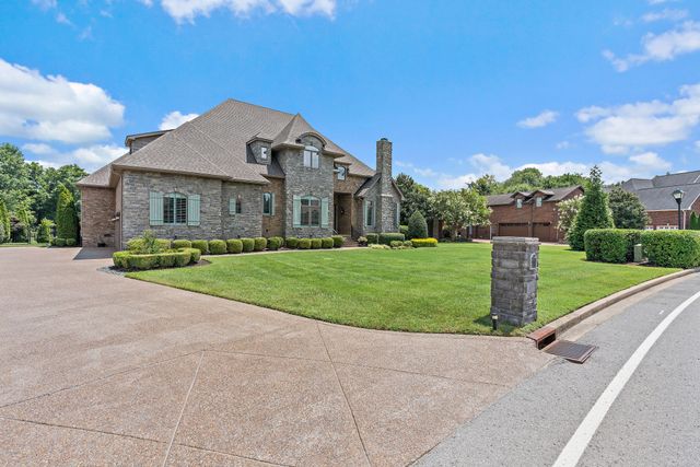 618 Ridgecrest Ln, Lebanon, TN 37087