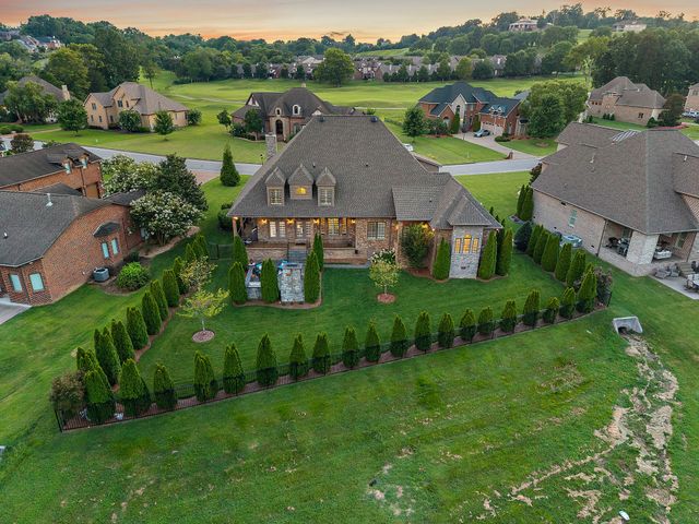 618 Ridgecrest Ln, Lebanon, TN 37087