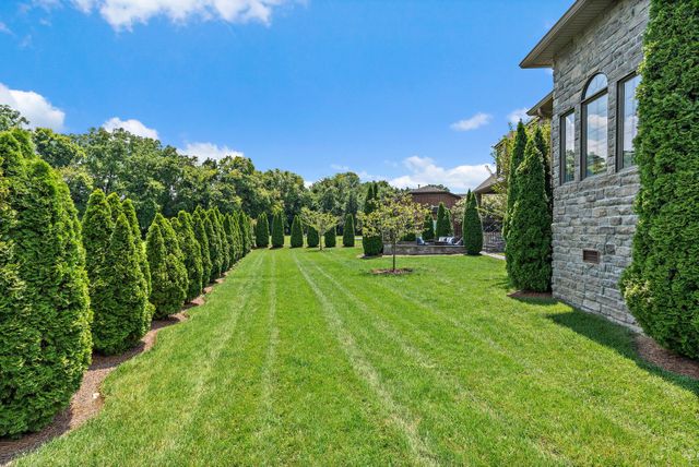 618 Ridgecrest Ln, Lebanon, TN 37087