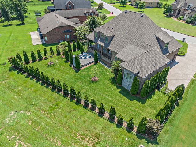 618 Ridgecrest Ln, Lebanon, TN 37087