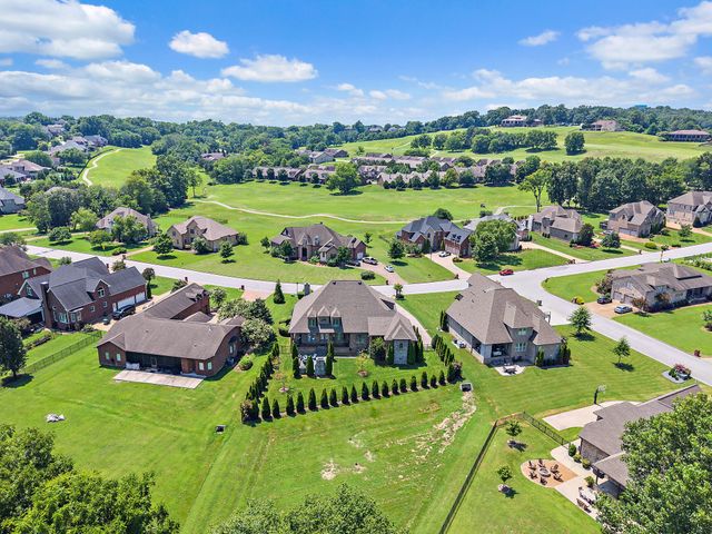 618 Ridgecrest Ln, Lebanon, TN 37087