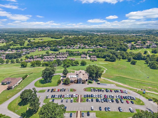 618 Ridgecrest Ln, Lebanon, TN 37087