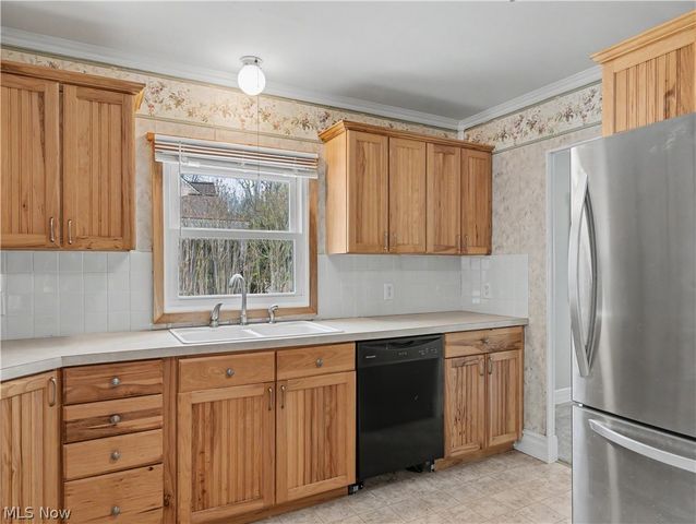 444 Letchworth Drive, Akron, OH 44303