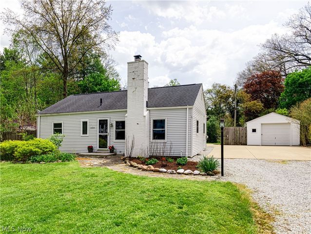 444 Letchworth Drive, Akron, OH 44303