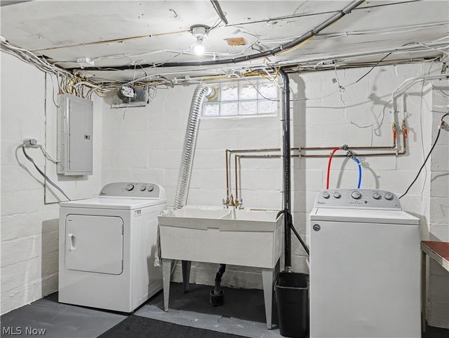 444 Letchworth Drive, Akron, OH 44303