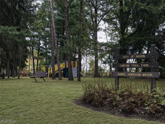 444 Letchworth Drive, Akron, OH 44303