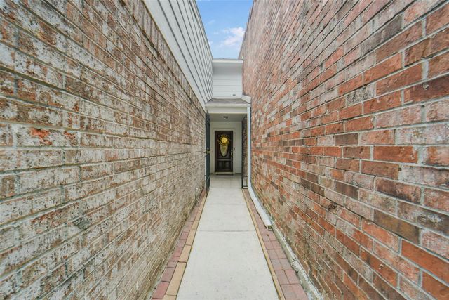 5707 Innsbruck Street, Bellaire, TX 77401