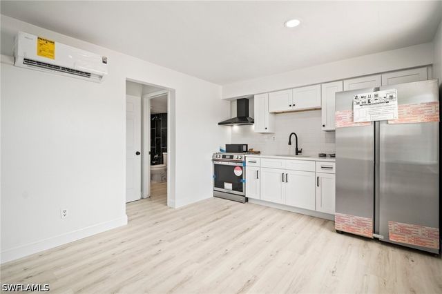 2316 Bayside ST, Naples, FL 34112