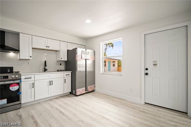 2316 Bayside ST, Naples, FL 34112