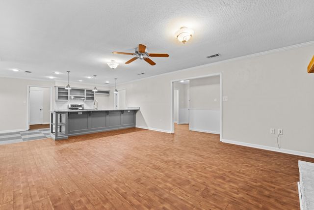 1341 Mississippi 42, Petal, MS 39465