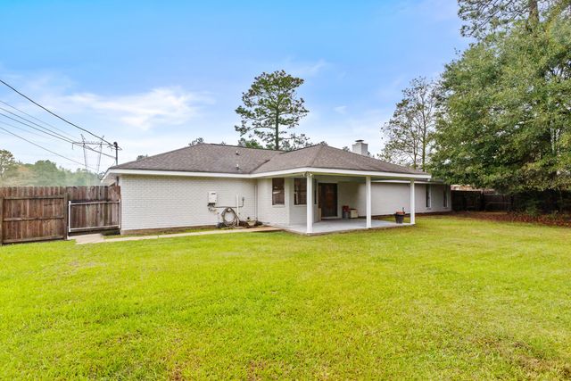 1341 Mississippi 42, Petal, MS 39465