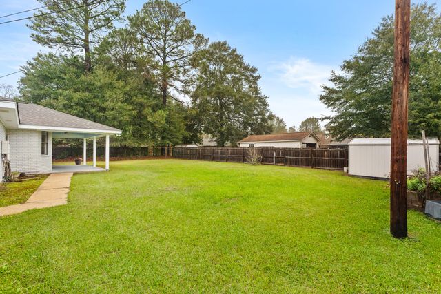 1341 Mississippi 42, Petal, MS 39465