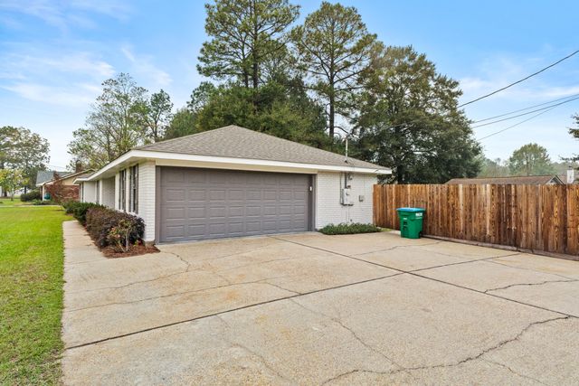 1341 Mississippi 42, Petal, MS 39465