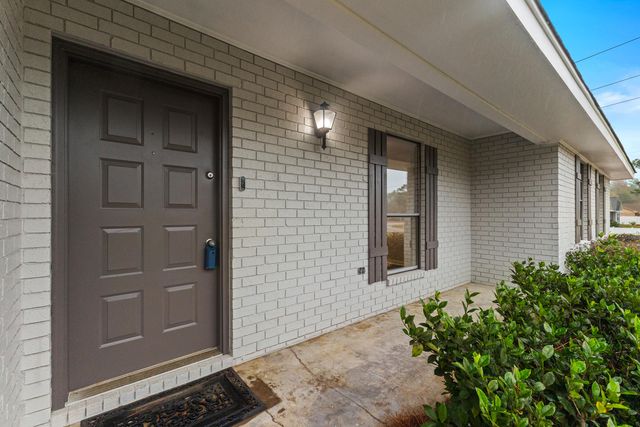 1341 Mississippi 42, Petal, MS 39465