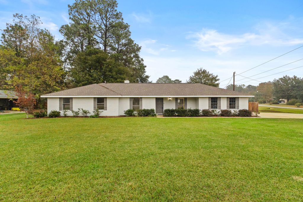 1341 Mississippi 42, Petal, MS 39465
