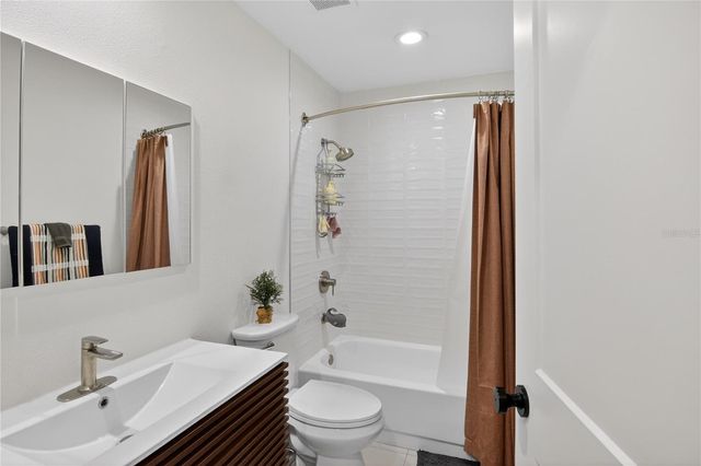 5356 BURNING TREE DRIVE D-07-2, Orlando, FL 32811