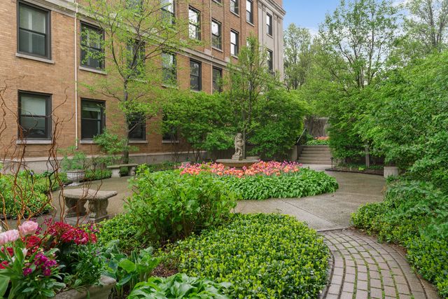3740 N Lake Shore Drive 5A, Chicago, IL 60613