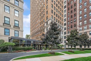 3740 N Lake Shore Drive 5A, Chicago, IL 60613