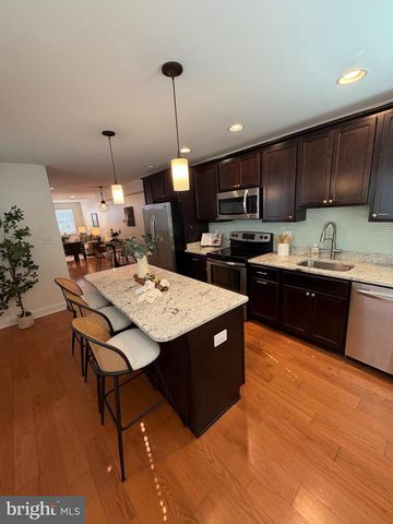 119 S DURHAM ST, Baltimore, MD 21231