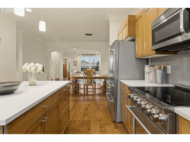 5406 Ne COUCH St, Portland, OR 97213