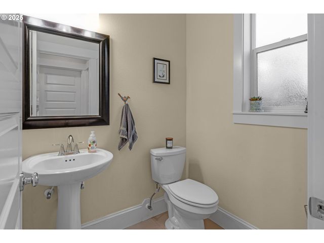 5406 Ne COUCH St, Portland, OR 97213