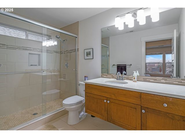 5406 Ne COUCH St, Portland, OR 97213