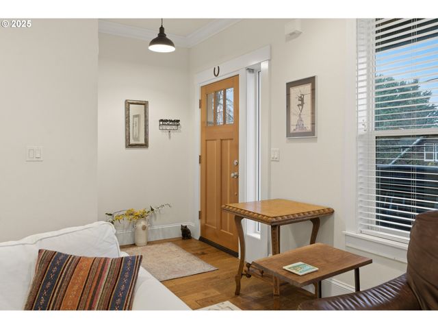 5406 Ne COUCH St, Portland, OR 97213