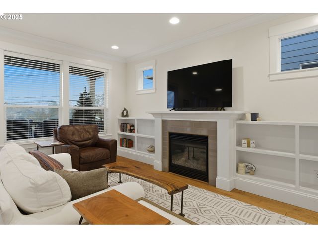 5406 Ne COUCH St, Portland, OR 97213