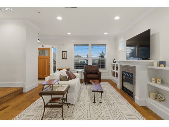 5406 Ne COUCH St, Portland, OR 97213