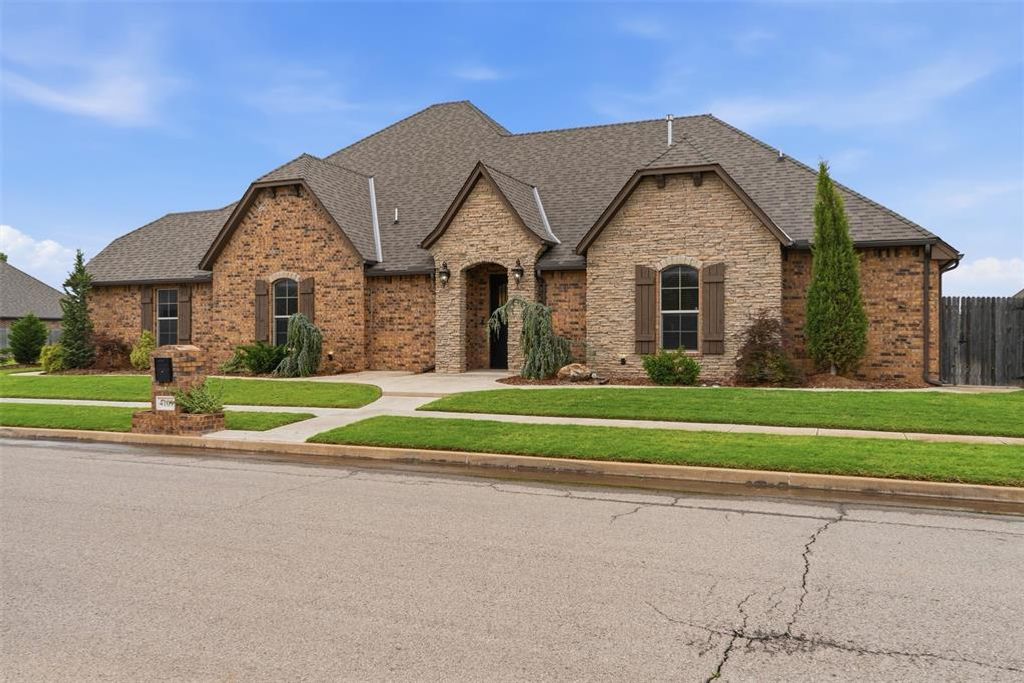 4109 Acoma Drive, Moore, OK 73160