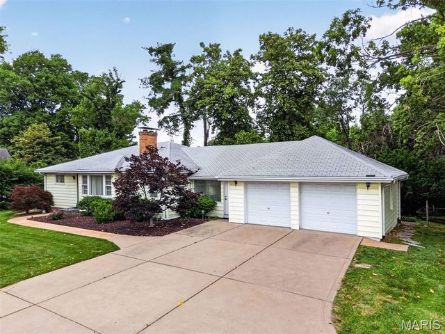 11147 Olive Boulevard, Creve Coeur, MO 63141