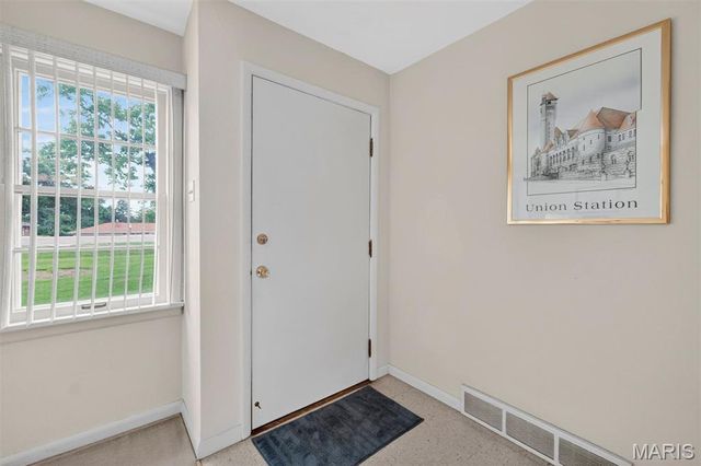 11147 Olive Boulevard, Creve Coeur, MO 63141