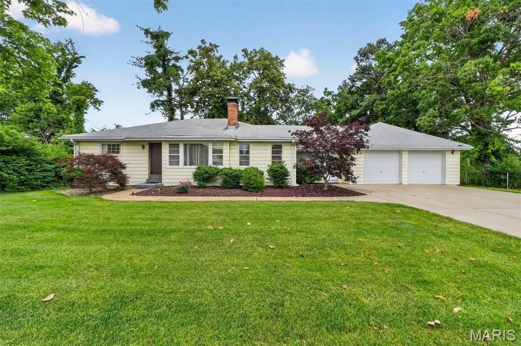 11147 Olive Boulevard, Creve Coeur, MO 63141