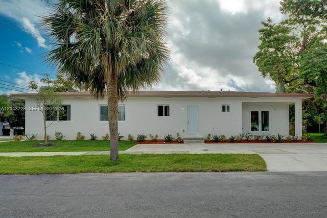 312 Phippen Waiters Rd, Dania Beach, FL 33004