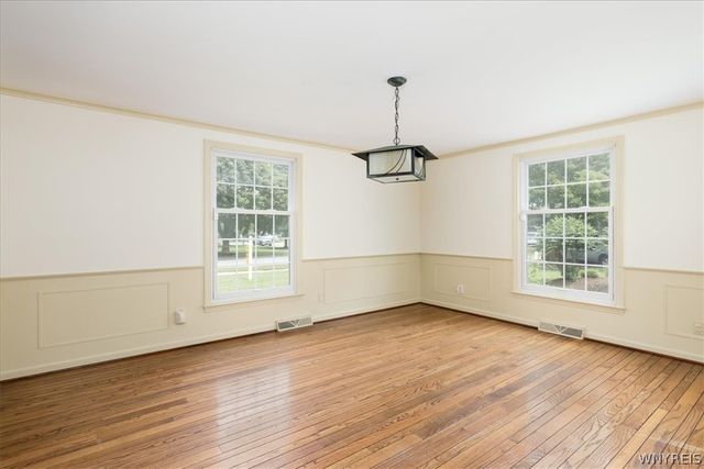 181 Halwill AKA 40 Parkledge Drive, Amherst, NY 14226